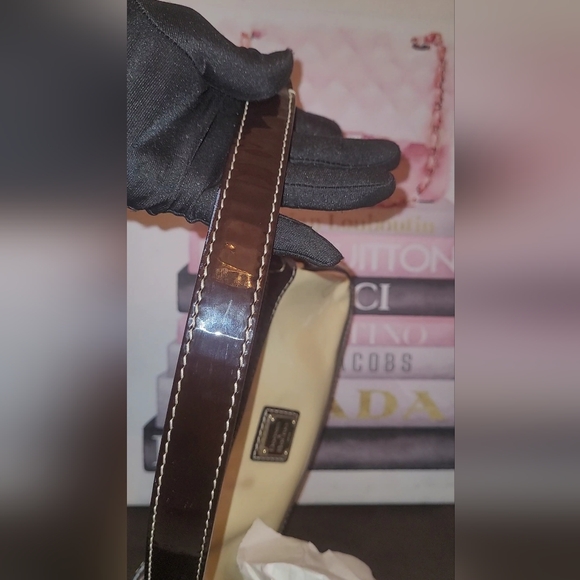 VINTAGE Dooney & Bourke Cream Brown Patent Purse AUTHENTIC MANUFATURE IN CHINA🔥 - Picture 12 of 17